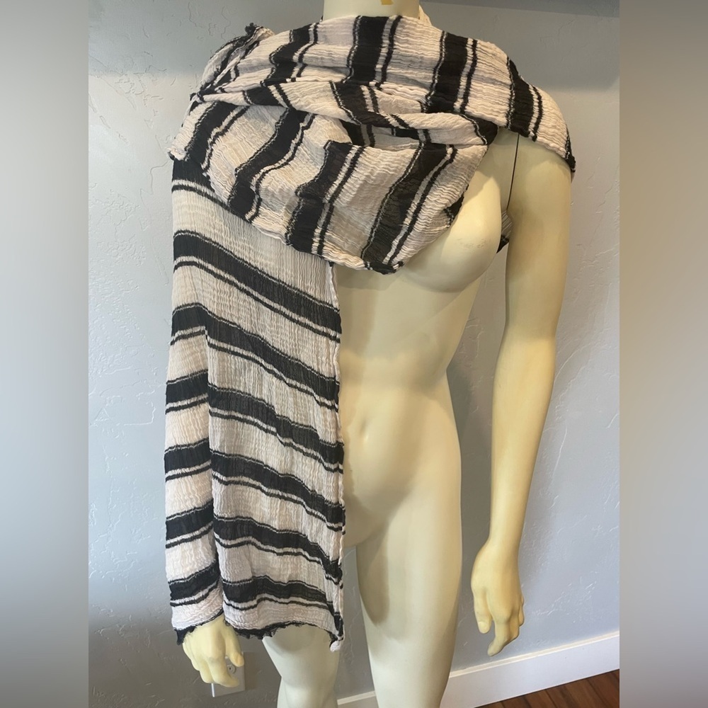 Banana Republic Blue and White 100% cotton muslin Striped Scarf/shawl/coverup